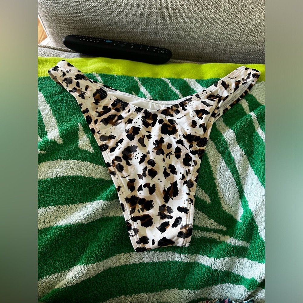Bikini swim bottom